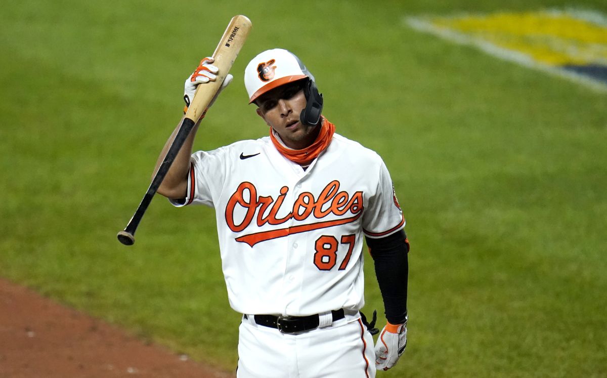 MLB Ramón Urías estará fuera unos días por problema en el cuello