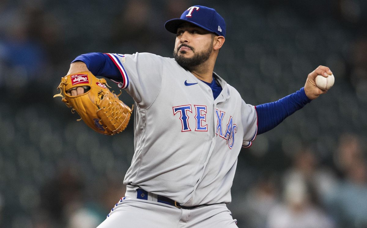 Martín Pérez acepta oferta de 19.65 MDD para seguir con Rangers