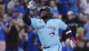 Vladimir Guerrero Jr. gana arbitraje salarial con cifra récord en MLB (AP)