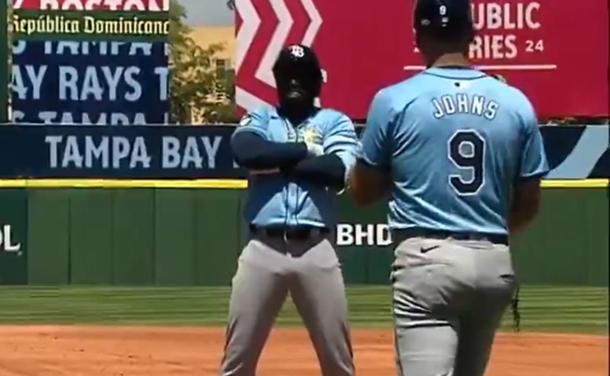 Randy Arozarena festeja en grande… ¿Un hit? ¿En Spring Training