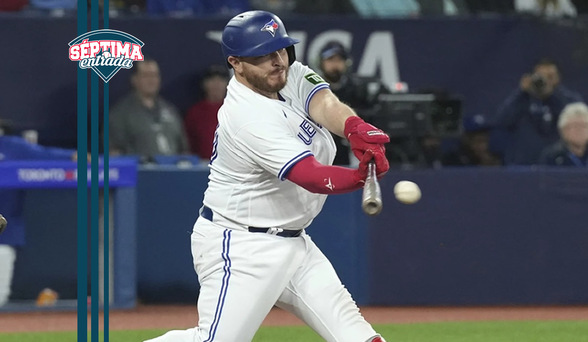 Alejandro Kirk: primer nacido en México con HR y 3 hits en WS