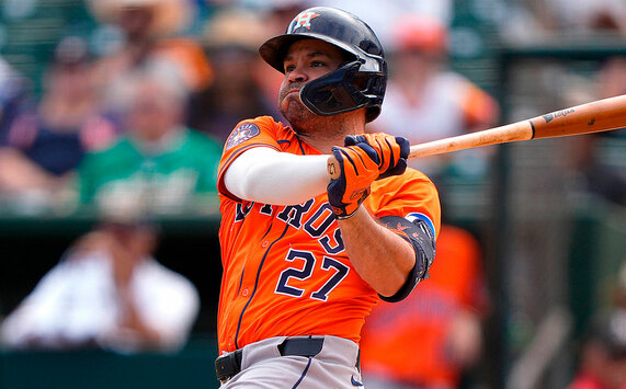 José Altuve finalizó con molestias físicas su 15a temporada con Astros. (MLB.com)