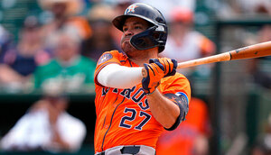 José Altuve finalizó con molestias físicas su 15a temporada con Astros. (MLB.com)