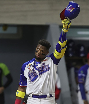 ¡3 BB intencionales! Así debutó Ronald Acuña con Tiburones en LVBP