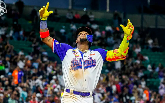 Ronald Acuña Jr. bateó su jonrón 10 de por vida con Tiburones en la LVBP. (IG: tiburonesbbc)