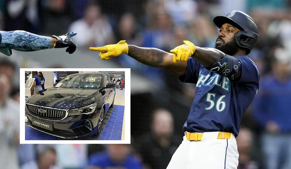 Randy Arozarena regala autos a sus dos entrenadores yucatecos