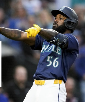 Randy Arozarena regala autos a sus dos entrenadores yucatecos