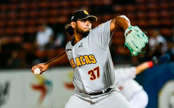 El relevo de Leones del Caracas sufrió su derrota 14 de la zafra 2025/26 en la LVBP. (Especial)