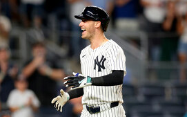 Yankees consiguió con Cody Bellinger su gran contrato para la MLB 2026. (MLB.com)