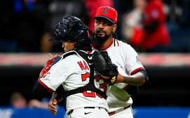 Emmanuel Clase podría enfrentar 65 años de prisión por distintos cargos. (MLB.com)