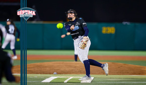 Yanina Treviño lanza joya de pitcheo y Sultanes barre a Charros