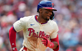 Johan Rojas es el 3er jugador suspendido por Grandes Ligas este año. (FOTO: MLB.com)