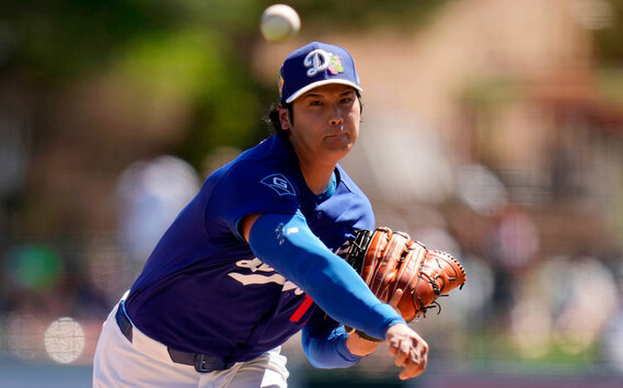 Shohei Ohtani durante su debut como pitcher de Dodgers en el Spring Training MLB 2026. (AP)