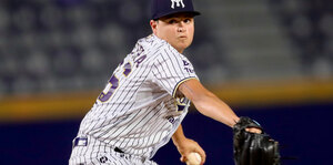 Alonso Becerra brilló en el primer juego de Sultanes ante Giants (FOTO: X/SultanesOficial)