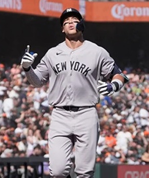 Reto ganado y HR... Aaron Judge gana reto y luego se la vuela