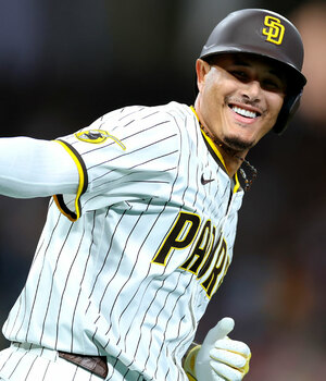 Manny Machado con polémica jugada en el Padres vs. Red Sox (FOTO: MLB.com)