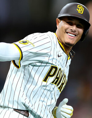 Manny Machado con polémica jugada en el Padres vs. Red Sox (FOTO: MLB.com)