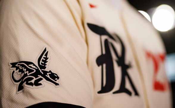 Los uniformes le rinden honor a la historia del béisbol en la región. (Rangers)