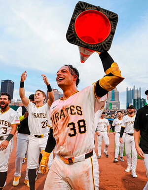 Pirates celebra con un cono una victoria en la MLB 2026 (FOTO: X/Pirates)