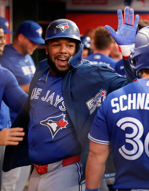 Los Blue Jays hicieron un viaje de 6 horas en autobús para llegar a Los Ángeles (FOTO: MLB.com)