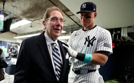 Aaron Judge quiere honrar la memoria del icónico ex narrador de los Yankees, John Sterling (FOTO: Especial)