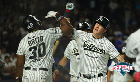 Sultanes abre semana con victoria sobre Rieleros