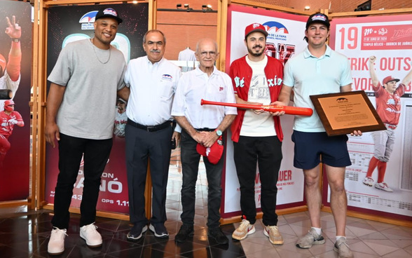 Salón de la Fama entrega reconocimiento a Trevor Bauer y Robinson Canó