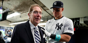 Aaron Judge quiere honrar la memoria del icónico ex narrador de los Yankees, John Sterling (FOTO: Especial)