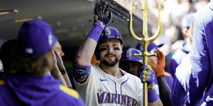 Cal Raleigh podría igualar el récord de más jonrones para un jugador de Mariners. (MLB.com)
