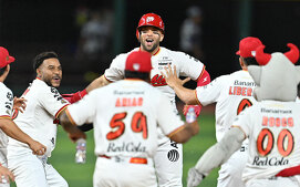 José Marmolejos le dio a Diablos la victoria por 8-7 ante Conspiradores (FOTO: Cortesía)